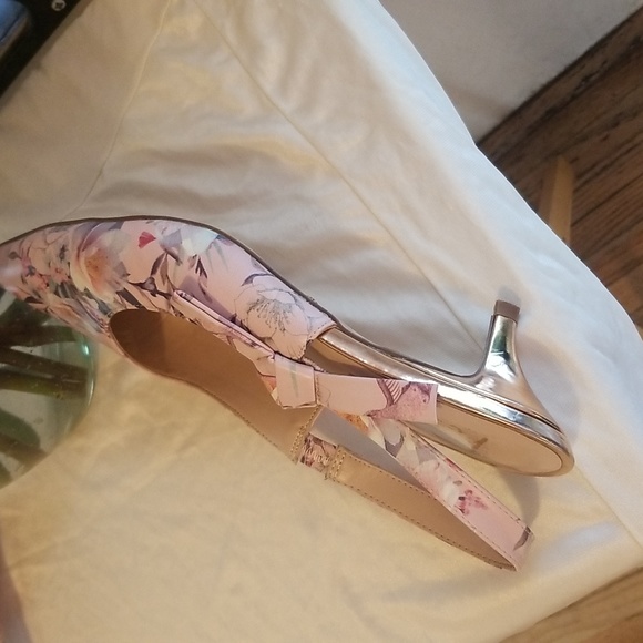 NANETTE Lepor 2" Slingback Heels. Size 8 - Picture 7 of 10